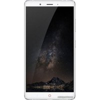 Телефон ZTE Nubia Z11 Max (серебристый)