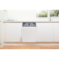 Встраиваемая посудомоечная машина Indesit DSIE 2B19