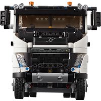 Конструктор LEGO Technic Грузовик Volvo FMX и электрический экскаватор EC230 42175