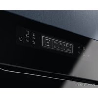 Электрический духовой шкаф Electrolux EOC8P31Z