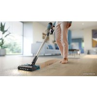 Вертикальный пылесос с влажной уборкой Philips XC3133/01
