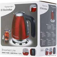 Электрический чайник Electrolux EEWA7100R