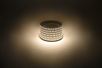 Светодиодная лента ЭРА LS2835 -14,4-180-12-3000K-IP20-1 year-5m теплый белый Б0059903