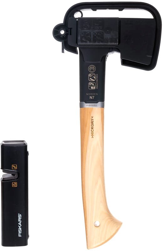 

Топор Fiskars Norden N7 + точилка 1051146