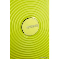 Чемодан-спиннер American Tourister Soundbox Tropical Lime 55 см