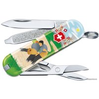 Мультитул Victorinox Classic Limited Edition 2020 Swiss Wrestling 0.6223.L2009