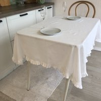 Скатерть ОМурМебель 180x150см прямоугольная с рюшами (белый)