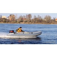 Моторно-килевая лодка Адмирал 380