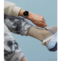 Умные часы Google Pixel Watch (глянцевый серебристый/угольный, спортивный силиконовый ремешок)