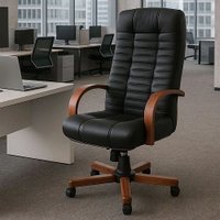 Офисное кресло AksHome Атлант экстра (орех светлый, кожа черная)