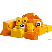 Конструктор LEGO Classic 10713 Чемоданчик для творчества и конструирования