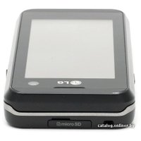 Кнопочный телефон LG KF700