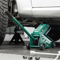 Подкатной домкрат СибрТех 50837 2.5т (кейс)