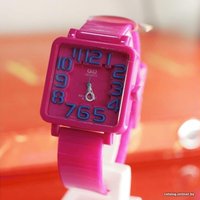 Наручные часы Q&Q VR06J004