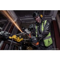 Угловая шлифмашина AEG Powertools BEWS 18-125BLPX-602C 4935464422 (с 2-мя АКБ, кейс)