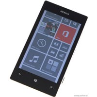 Телефон Nokia Lumia 520