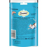 Лакомство для кошек Dreamies лакомые подушечки с лососем 60 г