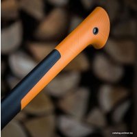 Топор-колун Fiskars 1019333 с точилкой