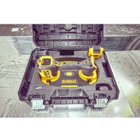 Стеклодомкрат (присоска для стекла и плитки) DeWalt DCE590N-XJ (без АКБ)