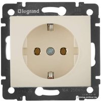 Розетка Legrand Valena 774320