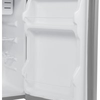 Однокамерный холодильник Hyundai CO1002 (серебристый)