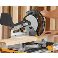 Торцовочная пила DeWalt DW713