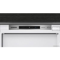 Однокамерный холодильник Siemens iQ500 KI82LADE0