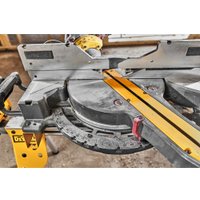 Торцовочная пила DeWalt DCS781X2 (с 2-мя АКБ)