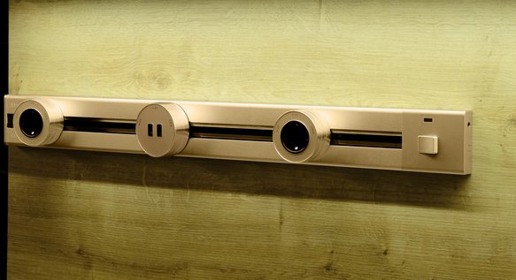 

Трековая розетка AVEL шинопровод 60 см + 1 розетка + 1 USB (золотистый)