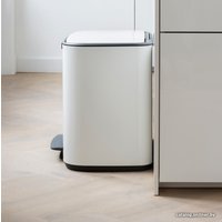 Мусорное ведро Brabantia Bo Pedal Bin 36 л (белый)