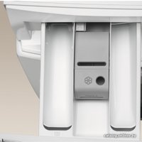 Стирально-сушильная машина Electrolux EW8WR261B