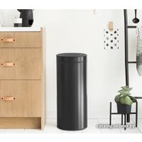 Мусорное ведро Brabantia Touch Bin New 30 л (минерально-черный)