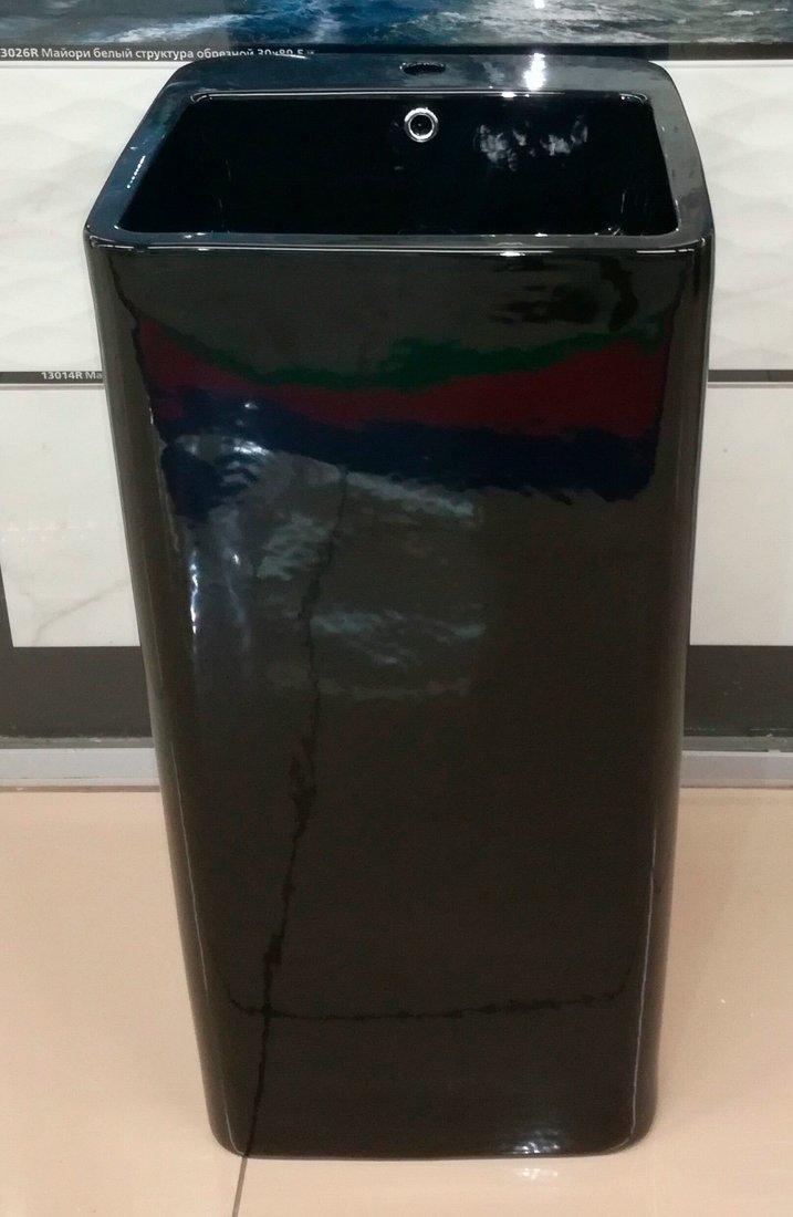 

Умывальник CeramaLux P7004LB