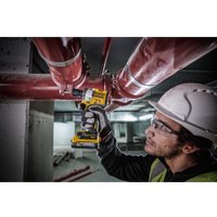 Гайковерт DeWalt DCF921E2T (с 2-мя АКБ, кейс)