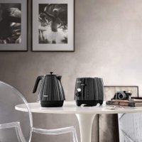 Электрический чайник DeLonghi Ballerina KBD2001.BK