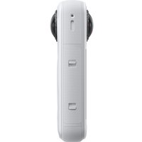 Экшен-камера Insta360 X5 Travel Bundle (белый)