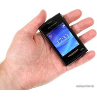 Кнопочный телефон Sony Ericsson W150 Yendo Walkman