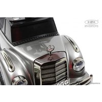 Каталка RiverToys Mercedes-AMG 300S G300GG (серый глянец)