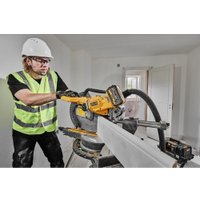 Торцовочная пила DeWalt DCS781X2 (с 2-мя АКБ)