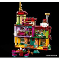 Конструктор LEGO Disney Princess 43202 Дом семьи Мадригал