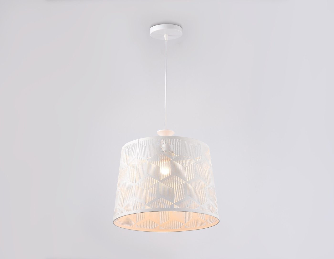 

Подвесная люстра Ambrella light Traditional TR8437 WH (белый)