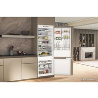 Холодильник Whirlpool WH SP70 T241 P