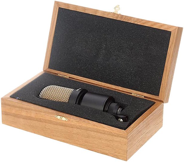 

Проводной микрофон Октава МК-105 (с футляром, черный)