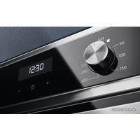 Электрический духовой шкаф Electrolux EOE5C71X