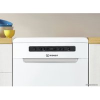 Отдельностоящая посудомоечная машина Indesit DSFC 3M19