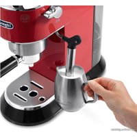 Рожковая кофеварка DeLonghi Dedica EC 680.R