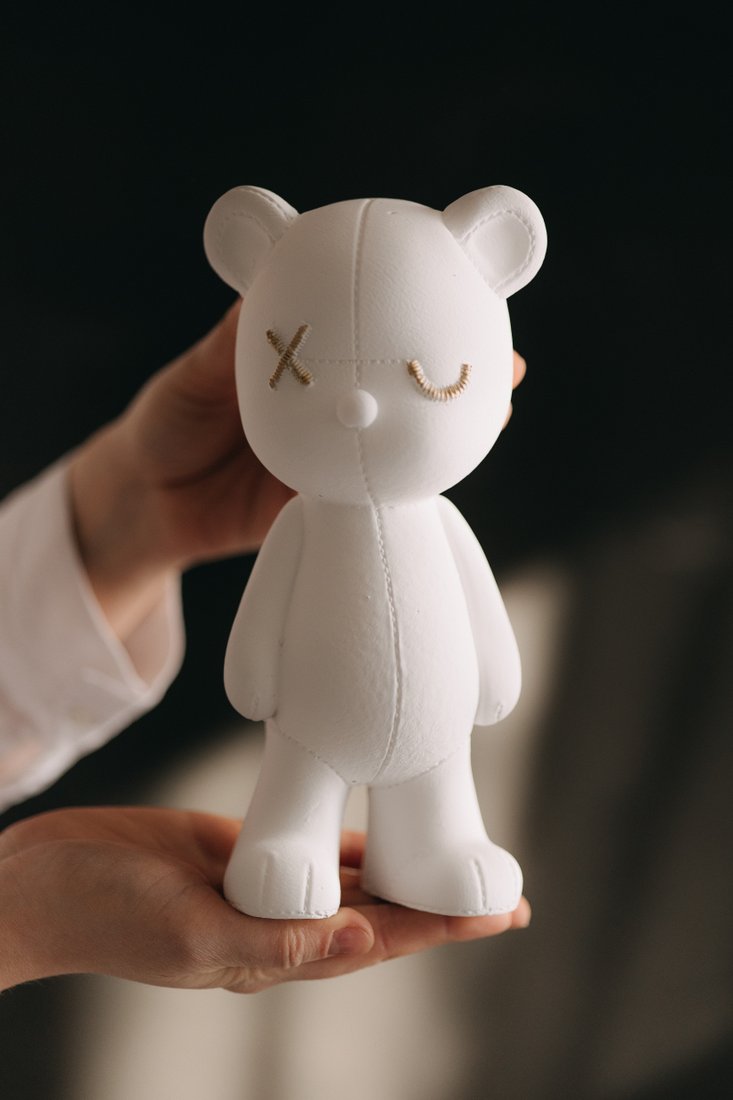 

Статуэтка К.РАМА Мишка кожаный Kaws & Bearbrick (белый)