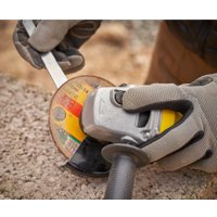 Угловая шлифмашина Stanley FMEG225VS