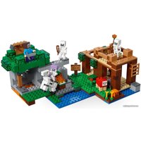 Конструктор LEGO Minecraft 21146 Нападение армии скелетов