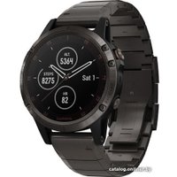 Умные часы Garmin Fenix 5 Plus Sapphire (титановый серый/титановый)
